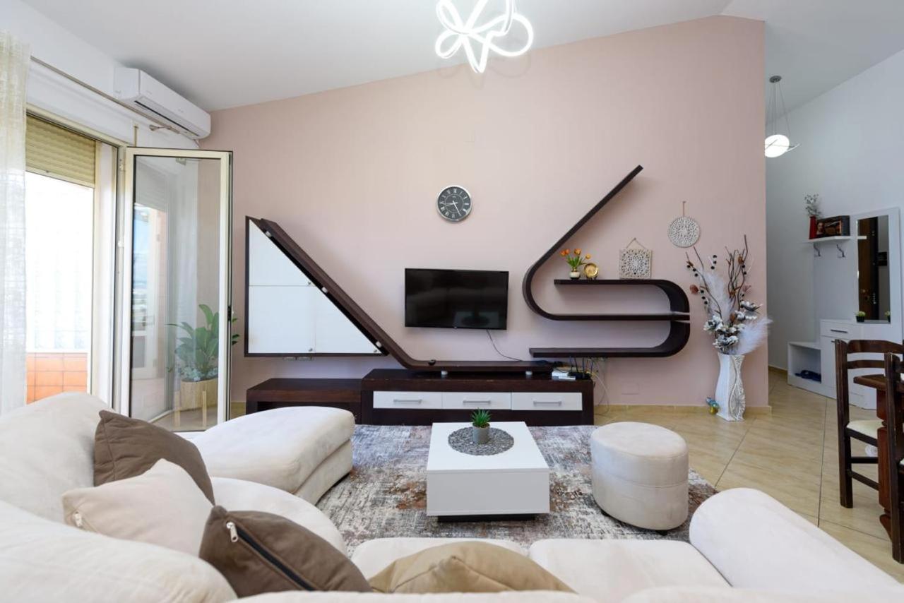 Apartamento Veliu's *